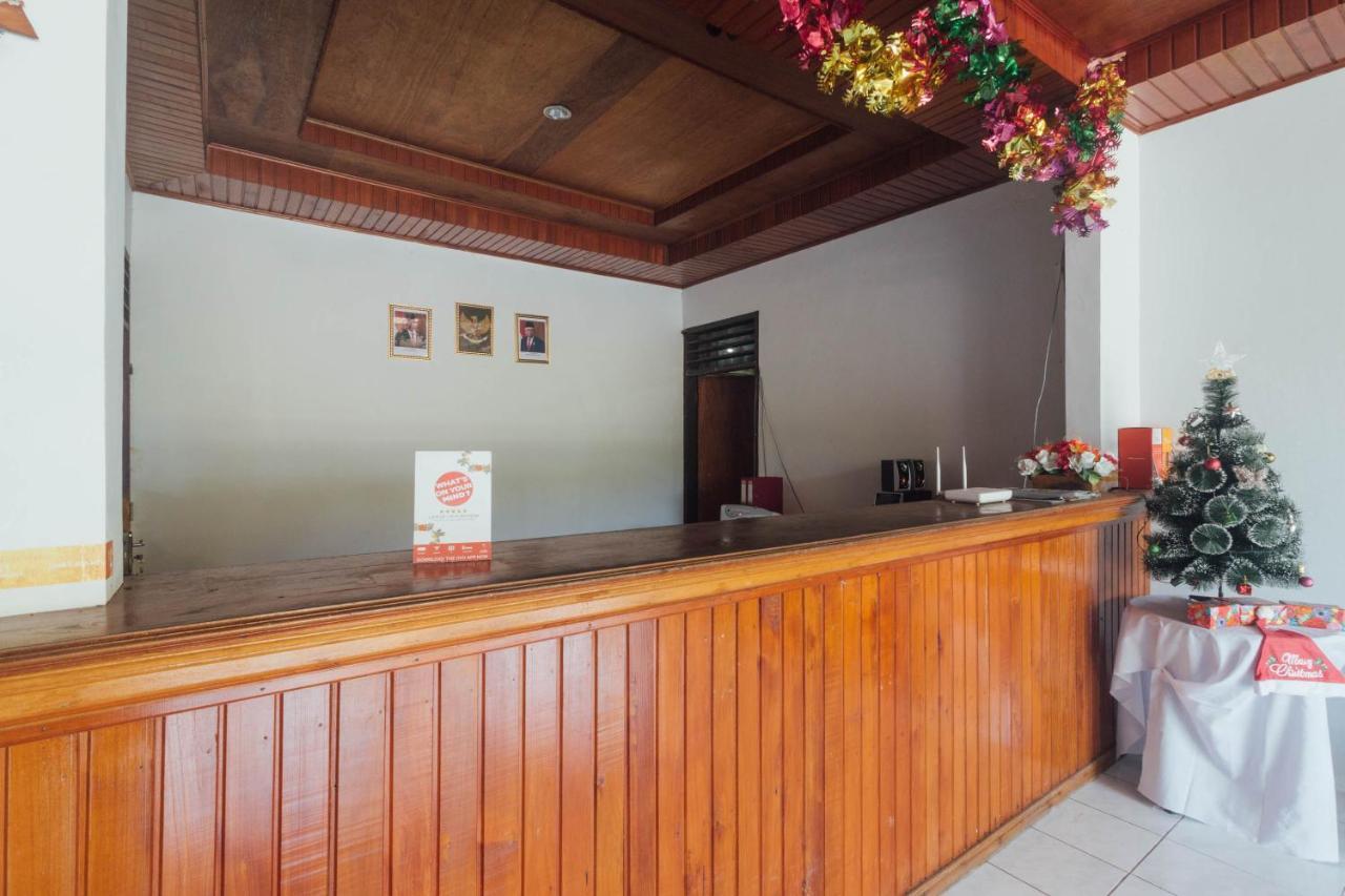 Oyo 1688 Collin Beach Hotel Ambon Exteriör bild